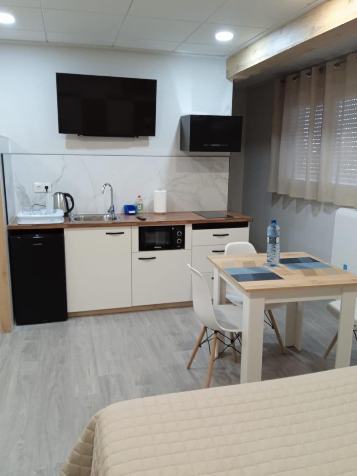 Hostal La Morenica Villena Exteriör bild