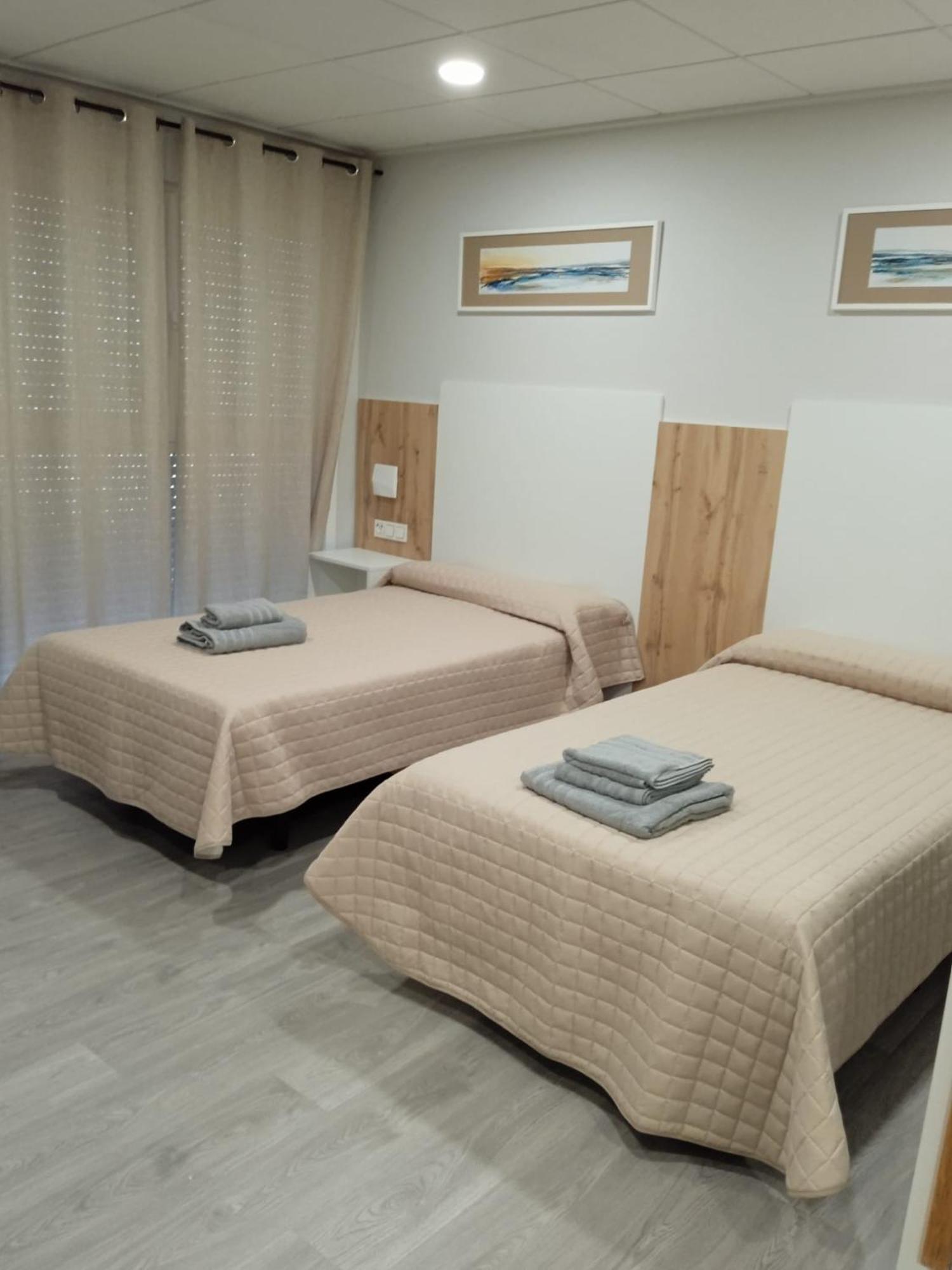Hostal La Morenica Villena Exteriör bild